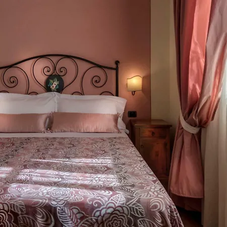 & Restaurant Casolare Le Terre Rosse Hotel 3*