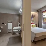 & Restaurant Casolare Le Terre Rosse 3* San Gimignano