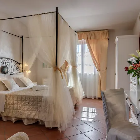 Hotel & Restaurant Casolare Le Terre Rosse