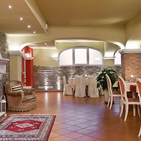 & Restaurant Casolare Le Terre Rosse Hotel 3*