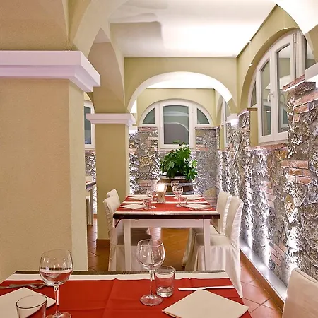 & Restaurant Casolare Le Terre Rosse