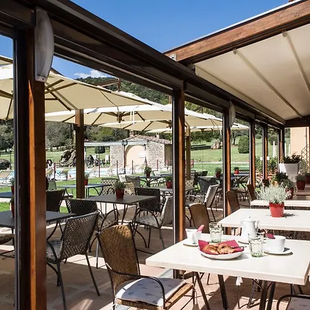 & Restaurant Casolare Le Terre Rosse