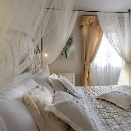 Hotel & Restaurant Casolare Le Terre Rosse 3*