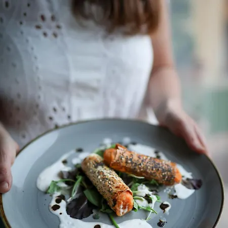 & Restaurant Casolare Le Terre Rosse