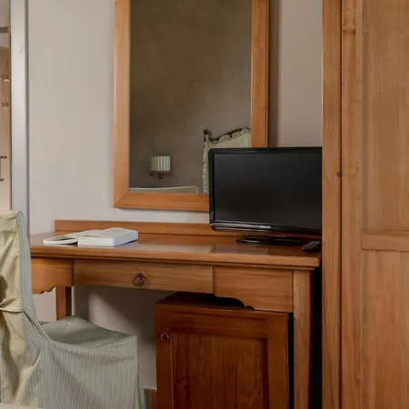 & Restaurant Casolare Le Terre Rosse San Gimignano